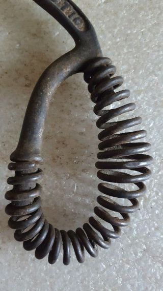 ANTIQUE Vintage ARCTIC Potbelly Wood Stove Lid Lifter Spring Loop Spiral Handle 3