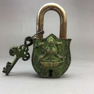 RARE CHINESE OLD BRASS SCULPTURE IS THE IMAGE OF THE LOCKS AND KEYS 7