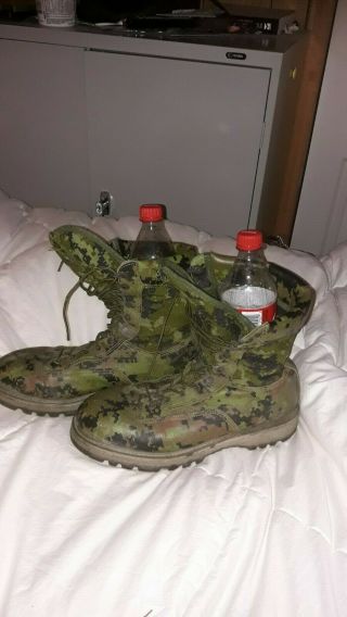 Camo Uniform Experimental Cadpat Camo Goretex Boots Size 11.