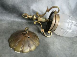 A ORNATE VINTAGE BRASS CEILING LIGHT WITH ROSE AND CUT GLASS SHADE 5