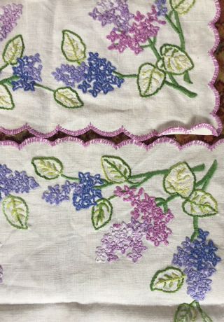 GORGEOUS VINTAGE HAND EMBROIDERED TABLE CLOTH NAPKINS COTTAGE GARDEN LILACS 5