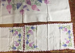 GORGEOUS VINTAGE HAND EMBROIDERED TABLE CLOTH NAPKINS COTTAGE GARDEN LILACS 6