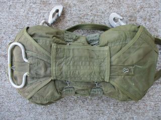 U.  S.  Army Od Green Nylon Reserve Parachute Bag With Handle