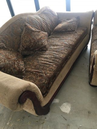 Gorgeous Antique Sofa Set With Cushions And Pillows