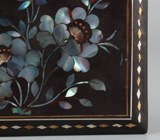Chinese Exquisite Handmade flower bird mother - of - pearl lacquerware box 4