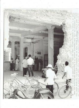 Vietnam War Press Photo - Civilians Visit Post Office - Hue