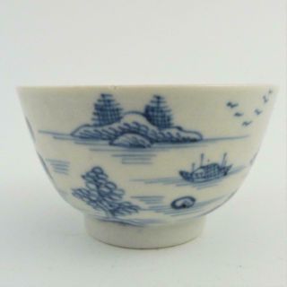CHINESE BLUE AND WHITE PORCELAIN TEA BOWL,  18TH CENTURY 3