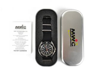 MWC 300m / 1000ft Military Divers Watch in Steel Case with 10 Year Battery Life 8