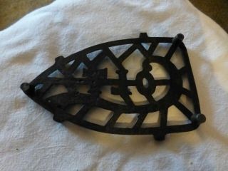 LOVELY,  OLD SAD IRON TRIVET - FROM COLT FIREARMS CO. ,  LATE 1800S 4
