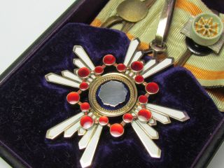 WW2 JAPANESE MEDAL ORDER OF THE SACRED TREASURE 3RD CLASS SILVER GOLD WWII JAPAN 4