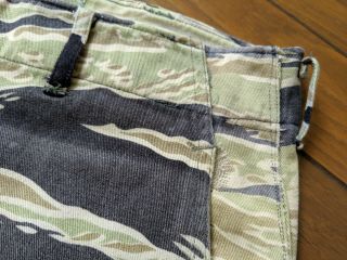 gold tiger stripe trousers HAMA zipper / tiger camo / vietnam war era 5