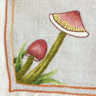 Gorgeous Set 6 Vintage Linen Tablemats & Napkins Hand Embroidered Fungi Mushroom
