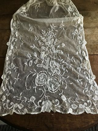 Antique Princess Tape Lace Runner