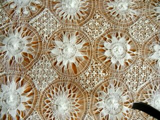 Vintage Bobbin Lace Mantilla Veil / Heirloom Quality / White/ Made in Portugal 3
