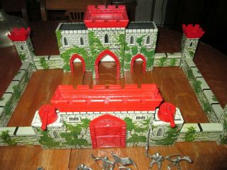 Marx Prince Valiant Play Set Tin Litho Castle With Figurines