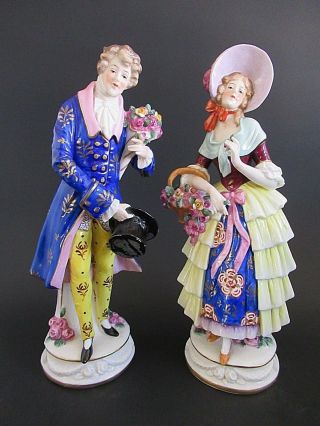 Pair Vtg Sitzendorf Germany Figurines 35895 Man Woman Carrying Flowers Euc
