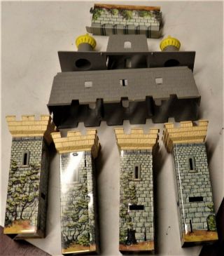 MARX Medival Castle Playset Early 1960s Series 2000 6