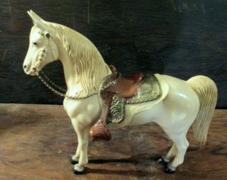 Vintage Molded Plastic Horse W/ Removable Saddle & Chaines Reins