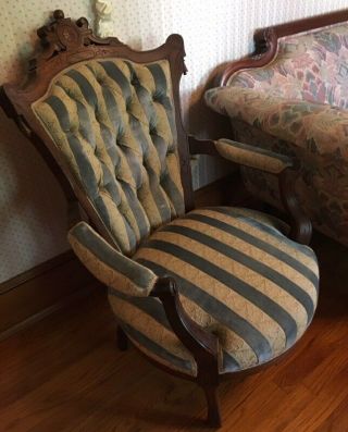 Ch025: American Parlor / Sitting Room Chair Fabric And Wood Local Pickup