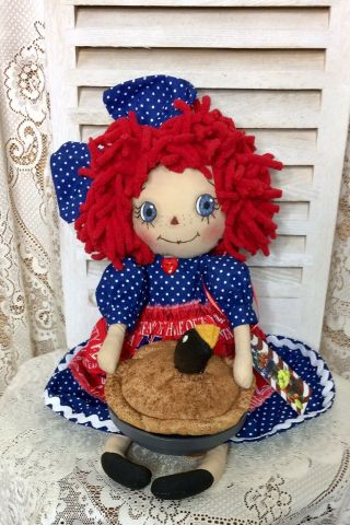Primitive Raggedy Ann Doll Patriotic Americana With Apple Pie Ornie Shelf Sitter 3