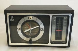 General Electric Clock Radio Ge - Ac Power 7 - 4501 Alarm Wood Grain Am Fm Vintage