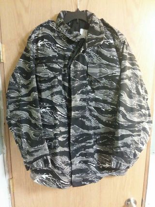 Alpha Military Field Coat Cold Weather 8415 - 01 - 099 - 7839 Medium Regular Usa White