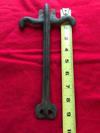 Antique Cast Iron Wood Stove Plate Lid Lifter Ma 2256
