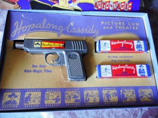 Hopalong Cassidy Film Picture Gun Theater w Boxed w Extra parts Gun 2