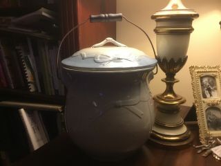 Antique - Blue & White Crockery/stoneware - Chamber Pot - W/bale & Lid - Ribbon Pattern -