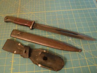 GERMAN WW2 WEHRMACHT BASIC FIELD GEAR: belt,  98k pouches,  bayonet 9
