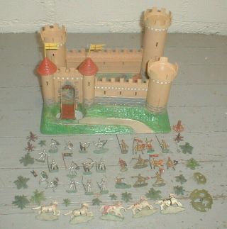 Marx Miniature Knights And Castle Playset Vintage 1960 