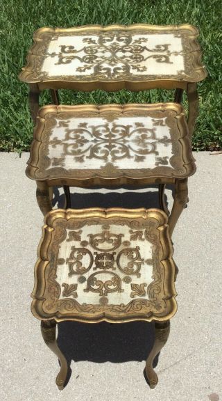 VINTAGE ITALIAN FLORENTINE HOLLYWOOD REGENCY 3 GILT NESTING TABLES 4