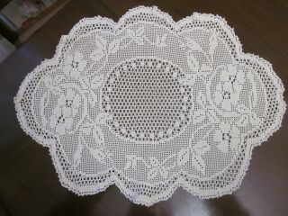 Vintage Mary Card Briar Rose Filet Crochet Lace Table Mat Centrepiece