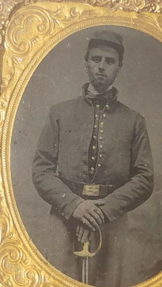 RARE 1860s CIVIL WAR SOLDIER ARMED WITH SWORD Hard Cased IMAGE 7
