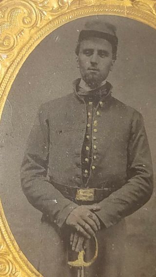RARE 1860s CIVIL WAR SOLDIER ARMED WITH SWORD Hard Cased IMAGE 8