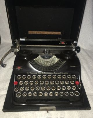 Rare 1943 Wwii German Military Field Typewriter W/ Ss Rune Key Groma Modell N