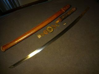 Japanese WWll Army officer ' s sword in combat mountings,  Gendaito 2