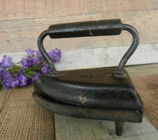 Antique Sad Iron No.  5 Flat Iron & Trivet Footed 3 Legs 6