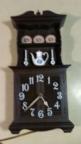 Vintage Retro Spartus Corporation China Brown Hutch Wall Clock With Dishes