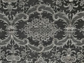 Antique White Exotic Flowers Pattern Chemical Lace Runner 32 " X 13 1/4 "