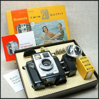 1959 Kodak Brownie Twin 20 Camera Outfit - Old - Stock Perfect In The Box