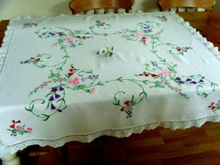 VINTAGE HAND EMBROIDERED LINEN TABLECLOTH GORGEOUS FLOWERS PINK ROSES & LACE 6
