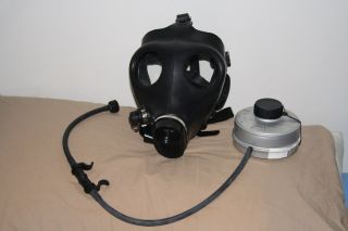 Israeli Gas Mask W/ Unissued 40mm Filter And Drinking Tube