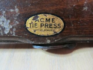 WOODEN ACME TIE PRESS MEAKERS OF LONDON IN OAK PRE WAR 3 1/2 