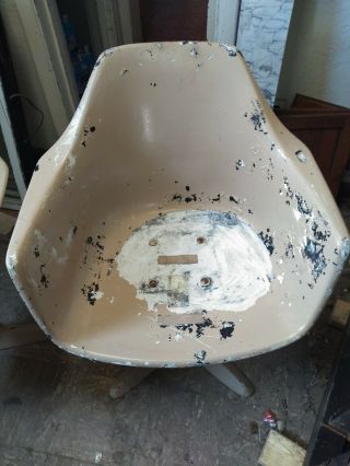 Pair Vintage Burke Inc Mid Century Modern Fiberglass w/ Aluminum Base Chairs 2