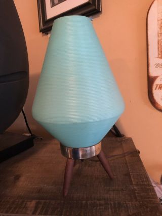 1960 ' s mid century modern Lamp Beehive 13.  5”H X 7”W 4