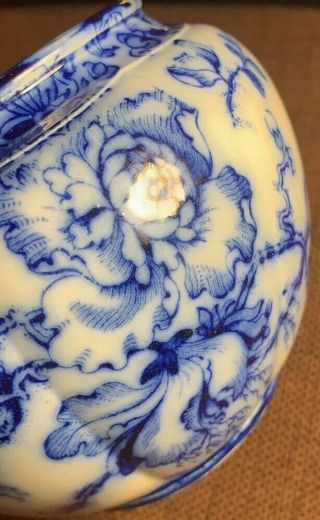 A Vintage Wedgwood Blue & White Porcelain Vase Pot with Lotus Flower 8