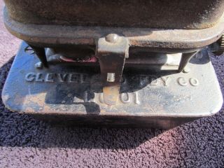 ANTIQUE SAD IRON WARMER CLEVELAND FDY CO NO.  01 PAT ' D APRIL 4TH 1891 WICK MOVES 2