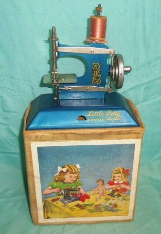 Vintage Little Betty Hand Crank Metal Sewing Machine Straco England Box