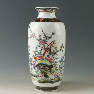 Chinese Porcelain Hand - Painted Flower & Bird Vase W Qianlong Mark R1178